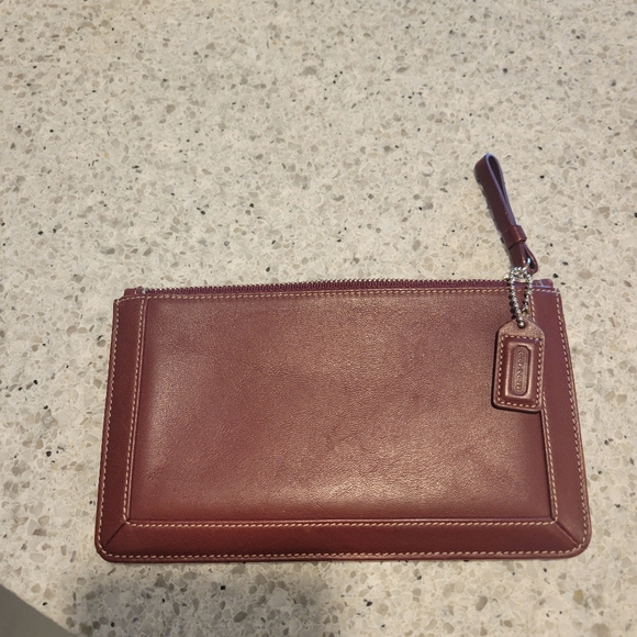 Coach, Burgundy Leather Wristlet,just Like New. - Picture 6 of 8